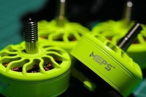 Як вибрати двигуни дронів FPV &ndash; міркування та рекомендації щодо найкращих двигунів фото