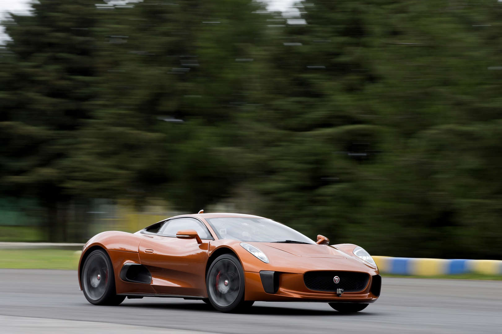 Jaguar CX-75 (2010)